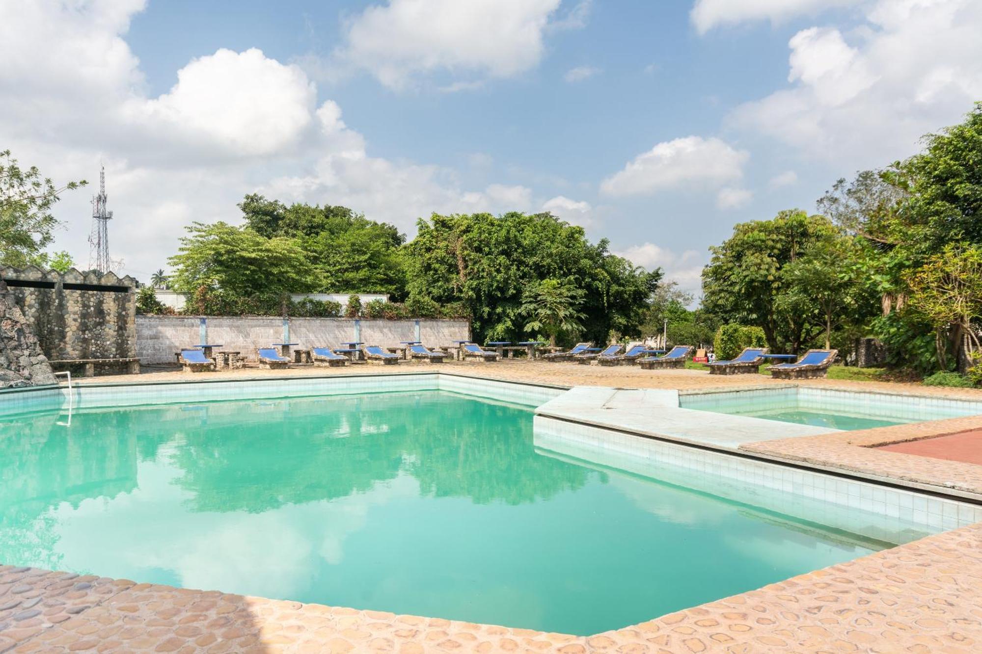 Oyo Hotel Casa Blanca Мартинес-де-ла-Торре Экстерьер фото